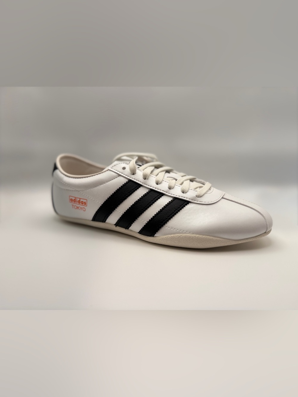 🚨ONE LEFT🚨 adidas Tokyo Sneakers | Pearlescent White Metallic | Women’s 9 | NWT